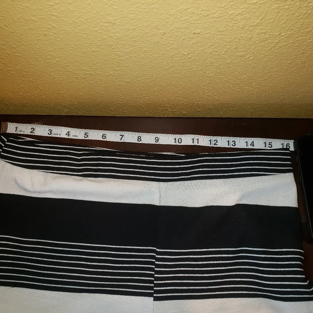 Cynthia Rowley Shorts Size 8 - Picture 5 of 10